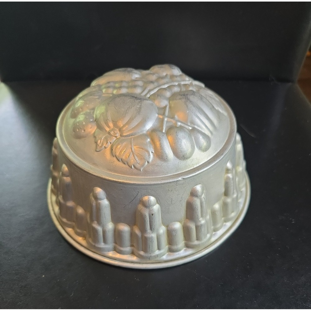 Aluminum Silver Fruit on Top Jello Mold VTG Decorative Fluted Sides Retro Pan